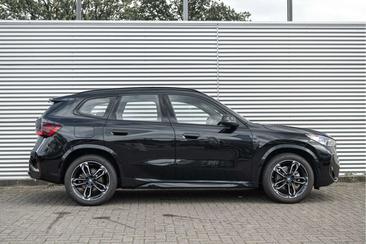 BMW IX1 EDrive20 — photo 2