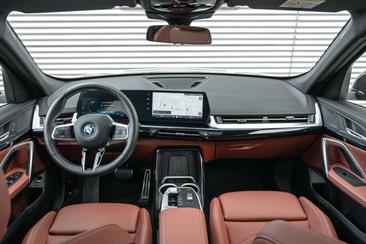 BMW IX1 EDrive20 — photo 4