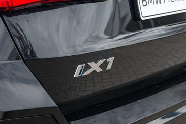 BMW IX1 EDrive20 — photo 10