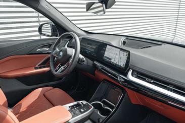 BMW IX1 EDrive20 — photo 12