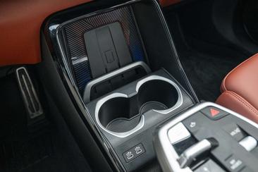 BMW IX1 EDrive20 — photo 13
