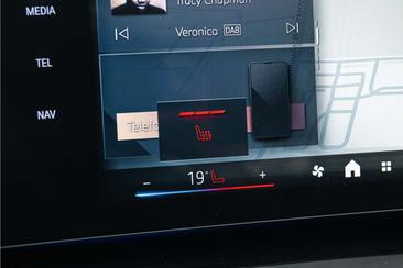 BMW IX1 EDrive20 — photo 19