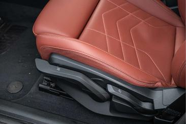 BMW IX1 EDrive20 — photo 22