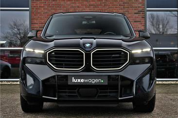 BMW XM 50e — photo 4