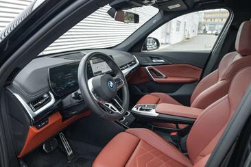 BMW IX1 EDrive20 — photo 23