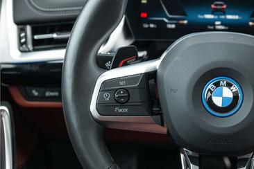 BMW IX1 EDrive20 — photo 27
