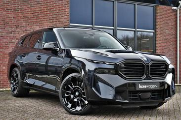 BMW XM 50e — photo 18