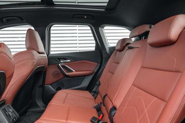 BMW IX1 EDrive20 — photo 37