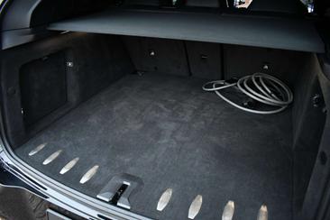 BMW XM 50e — photo 25