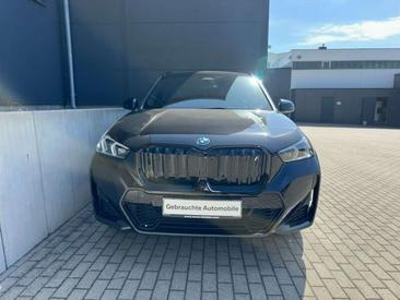 BMW IX1 XDrive30 — photo 3