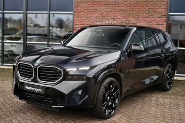 BMW XM 50e — photo 31