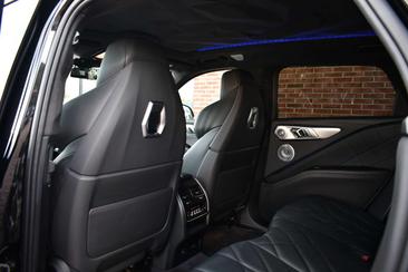 BMW XM 50e — photo 36