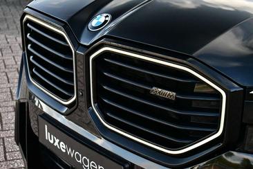 BMW XM 50e — photo 49