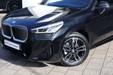 BMW IX1 EDrive20 — photo 3