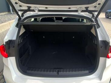 BMW IX1 XDrive30 — photo 12