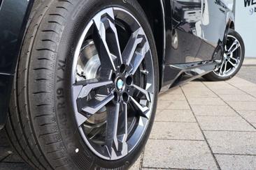 BMW IX1 EDrive20 — photo 10