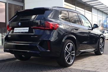 BMW IX1 EDrive20 — photo 12
