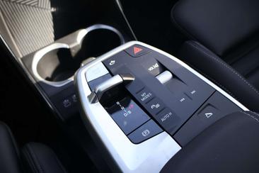 BMW IX1 EDrive20 — photo 24
