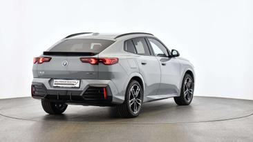 BMW IX2 EDrive20 — photo 10