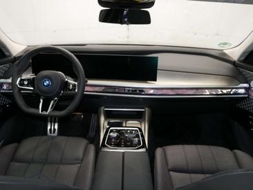 BMW I7 Berline M70 XDrive — photo 6