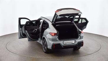 BMW IX2 EDrive20 — photo 12