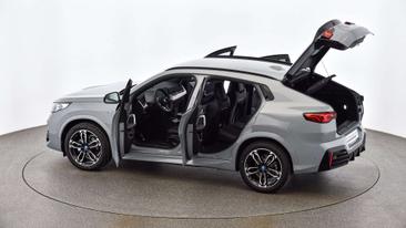 BMW IX2 EDrive20 — photo 14