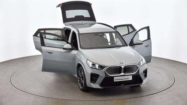 BMW IX2 EDrive20 — photo 20