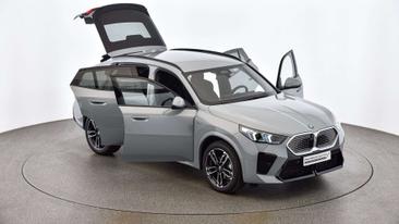 BMW IX2 EDrive20 — photo 21