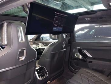 BMW I7 Berline M70 XDrive — photo 9