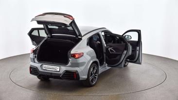 BMW IX2 EDrive20 — photo 26