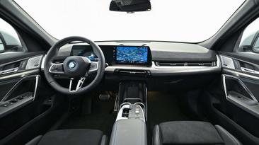BMW IX2 EDrive20 — photo 29