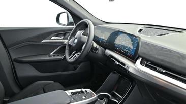 BMW IX2 EDrive20 — photo 41