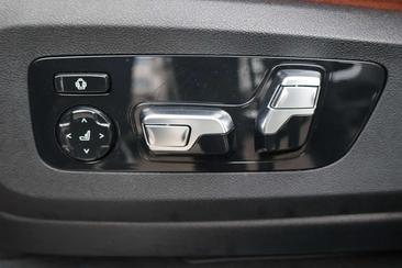 BMW X5 XDrive45e — photo 18
