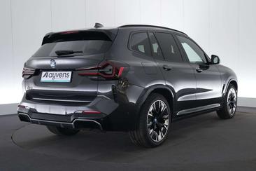 BMW iX3 — photo 7