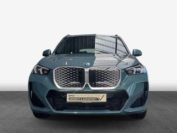 BMW IX1 XDrive30 — photo 3