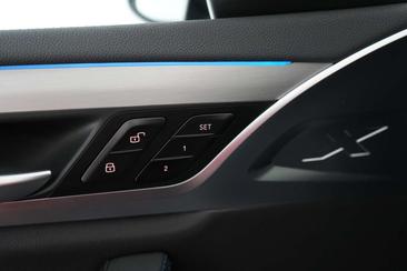 BMW iX3 — photo 25