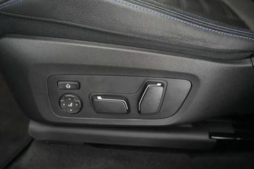 BMW iX3 — photo 26