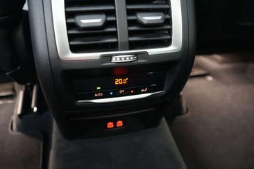 BMW iX3 — photo 30