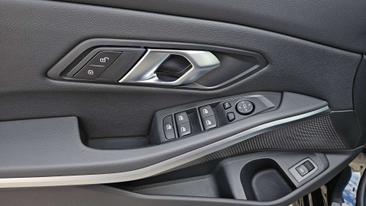 BMW Série 3 Berline 328i — photo 33
