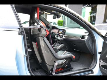 BMW M4 CSL — photo 13