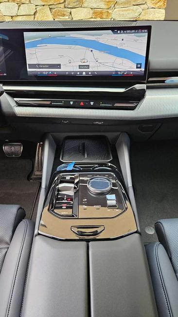 BMW Série 5 530e XDrive — photo 26