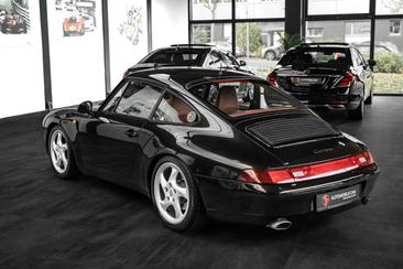Porsche 911 Carrera 4S — photo 10