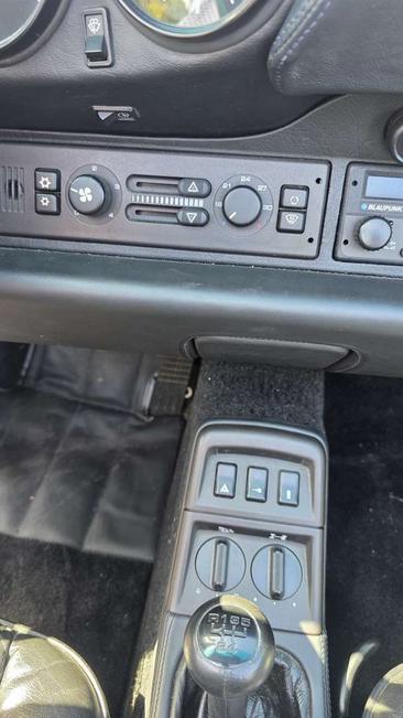 Porsche 964 CARRERA 4 — photo 20
