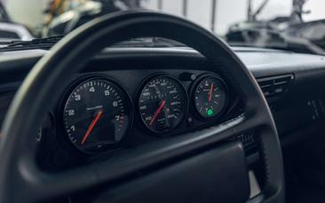 Porsche 964 Carrera 2 — photo 18