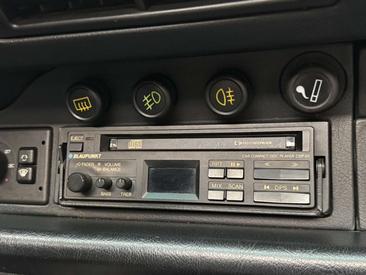 Porsche 964 Carrera 2 — photo 26
