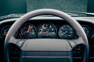 Porsche 964 Carrera 2 — photo 11