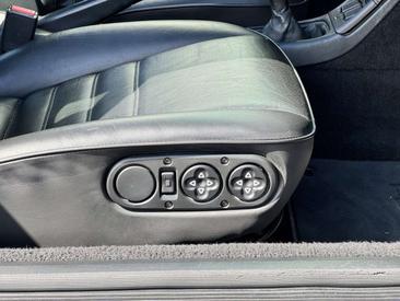 Porsche 911 Carrera 4 — photo 23