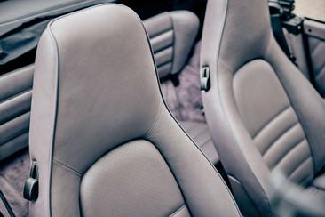 Porsche 964 Carrera 2 — photo 22