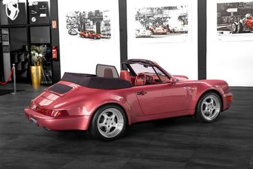 Porsche 911 Cabriolet Carrera 2 — photo 35