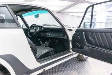 Porsche 930 Turbo — photo 12